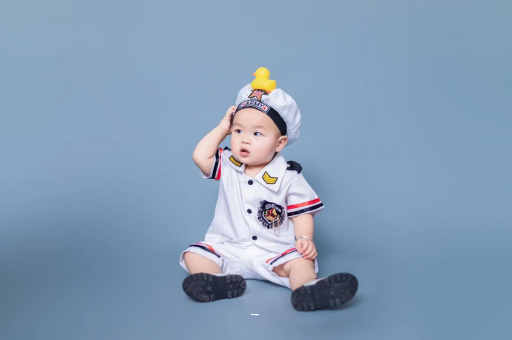 霸州宝宝几个月攒肚子